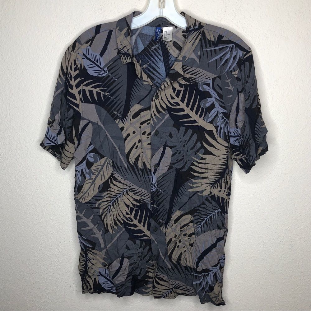 Divided Shirt - Picture 5 of 7